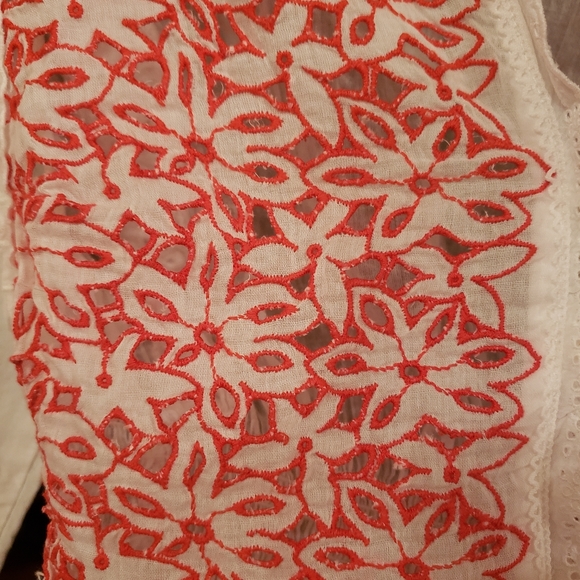 Gorgeous blouse - Picture 2 of 9